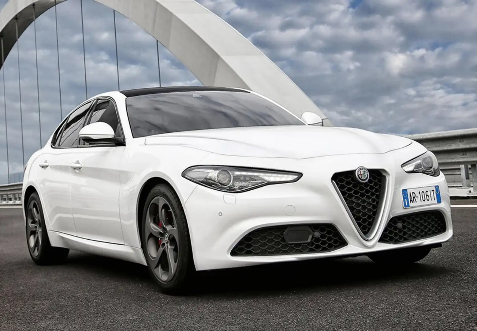 Alfa Romeo Giulia 2.2 Diesel Intensa Q4 210 Aut. - 1
