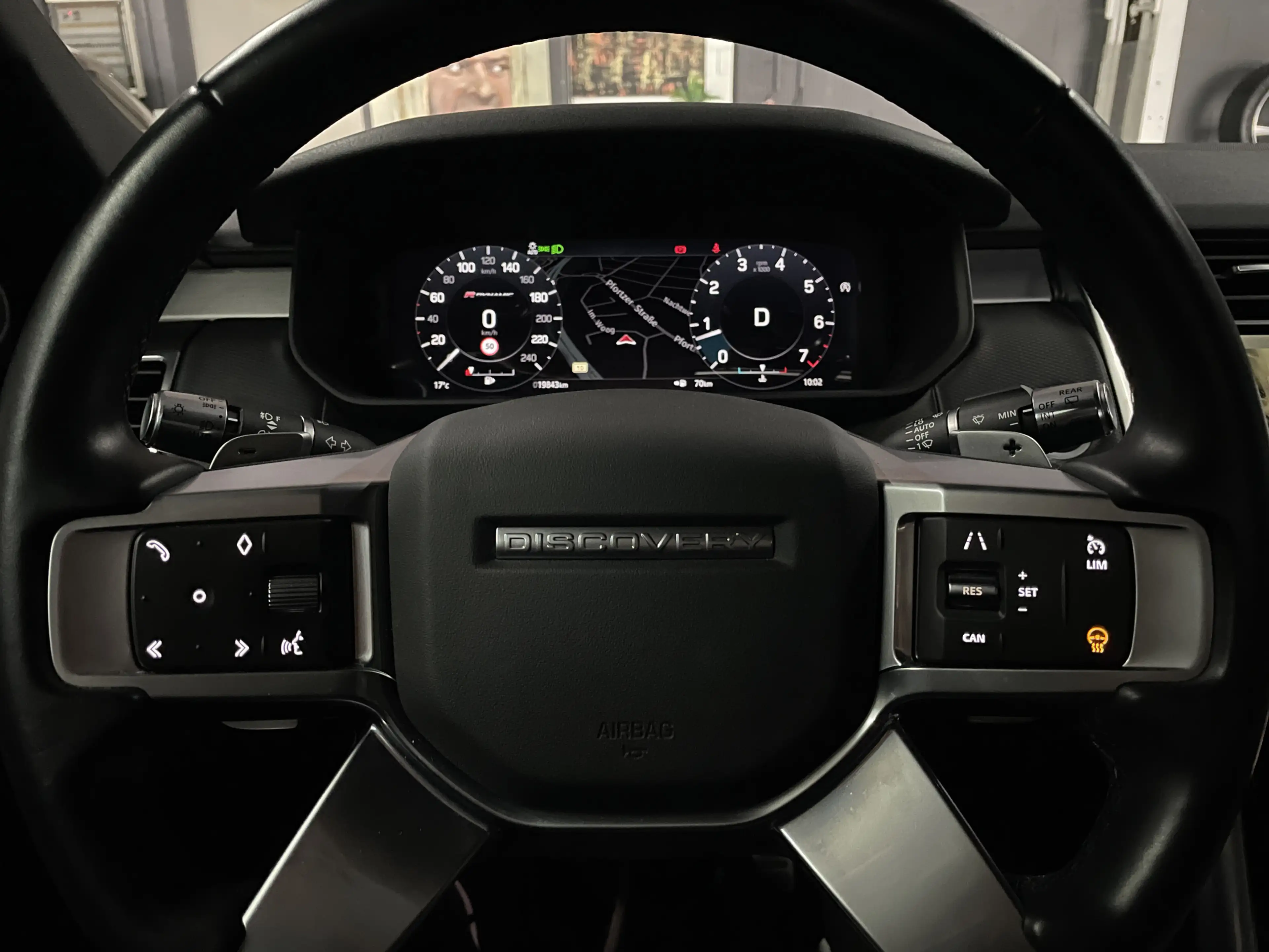 Land Rover Discovery 5*R-Dynamic SE D250 AWD* — photo 13