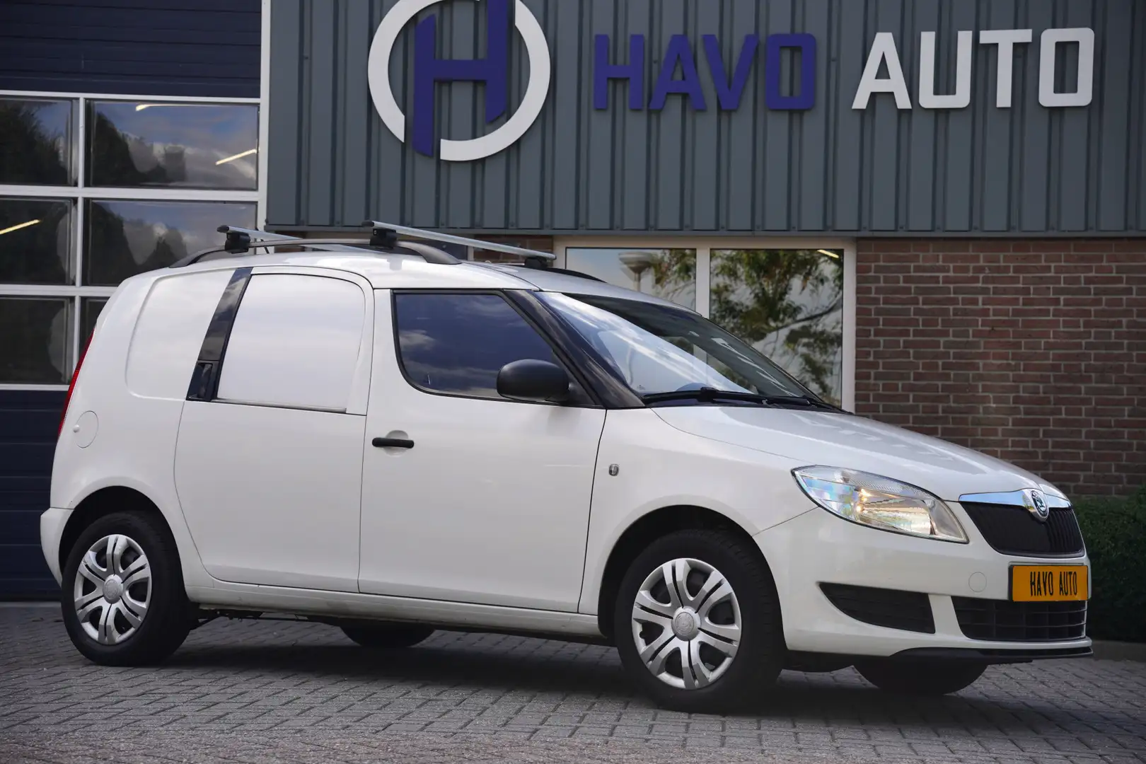 Skoda Praktik 1.2 Benzine, AIRCO, TREKHAAK, BTW-VRIJ / MARGE Wit - 1