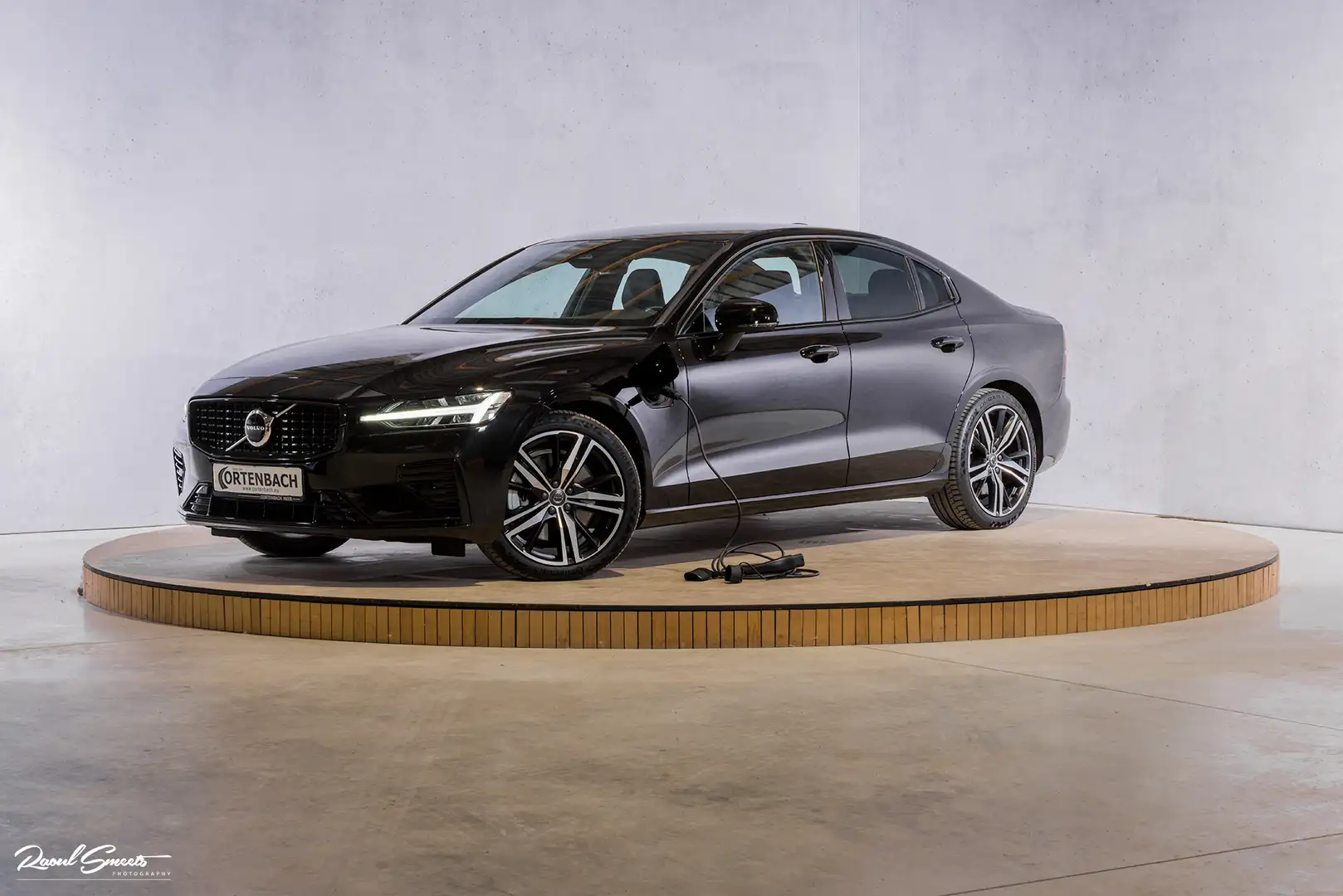 Volvo S60 2.0 Recharge T6 AWD Plus Dark | Long range | Adapt Noir - 1