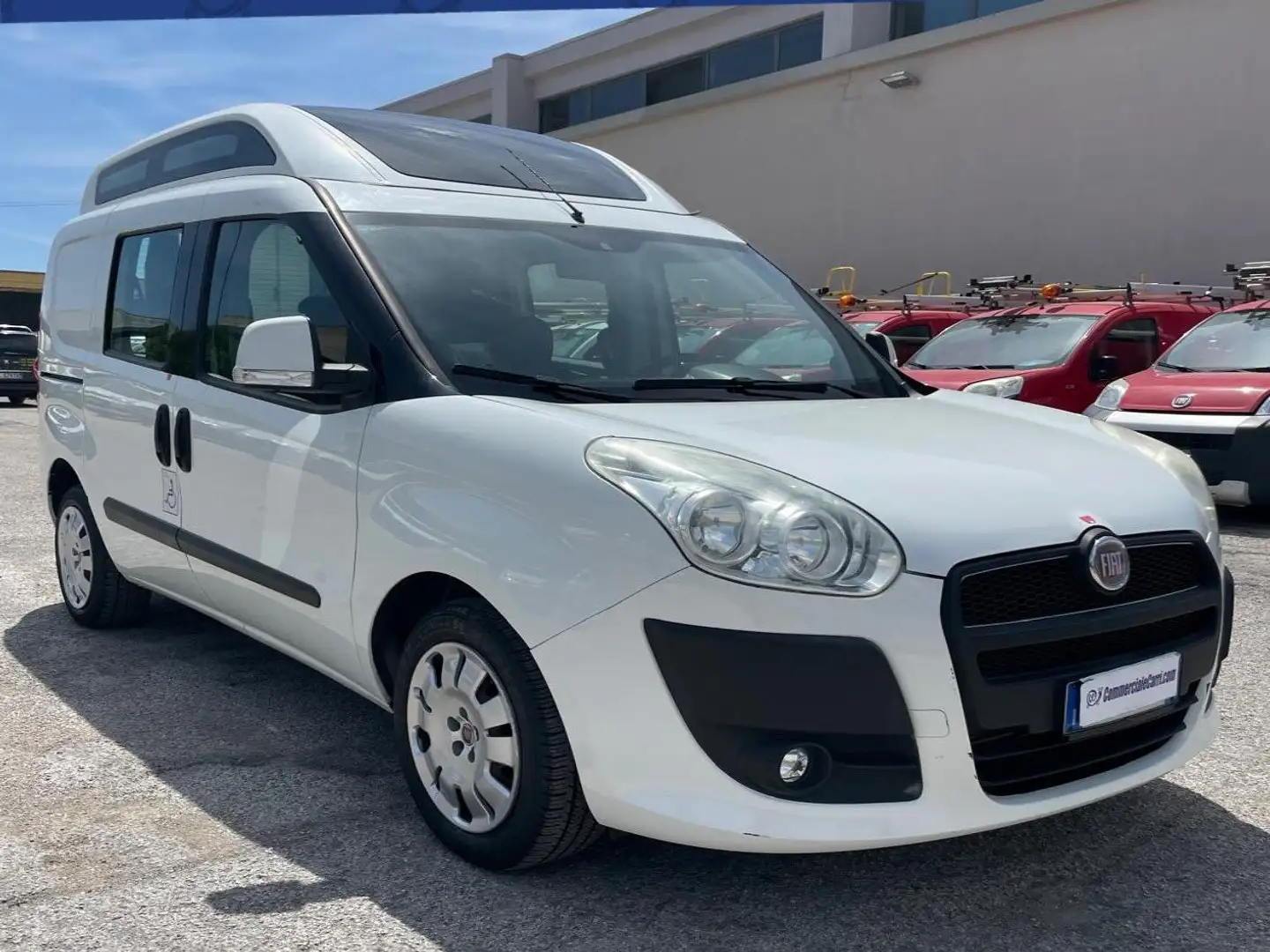 Fiat Doblo 1.6 MJ COMBI XL CON PEDANA POSTERIORE PER DISABILI Weiß - 1