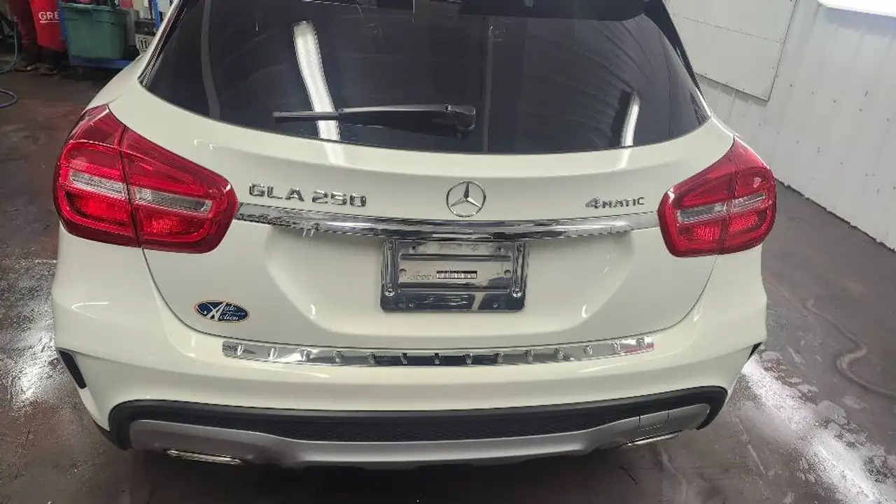 Mercedes-Benz GLA снимка Mercedes-Benz GLA