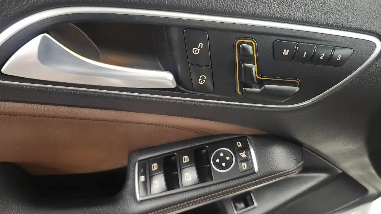 Mercedes-Benz GLA снимка Mercedes-Benz GLA