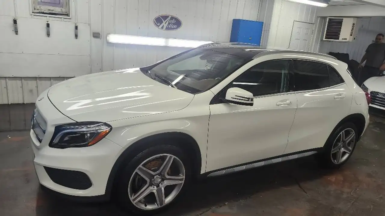 Mercedes-Benz GLA снимка Mercedes-Benz GLA