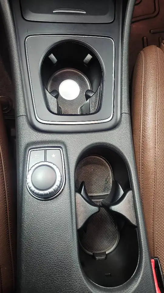 Mercedes-Benz GLA снимка Mercedes-Benz GLA
