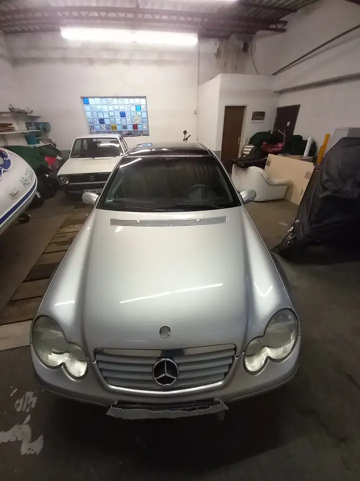 Mercedes-Benz C 230