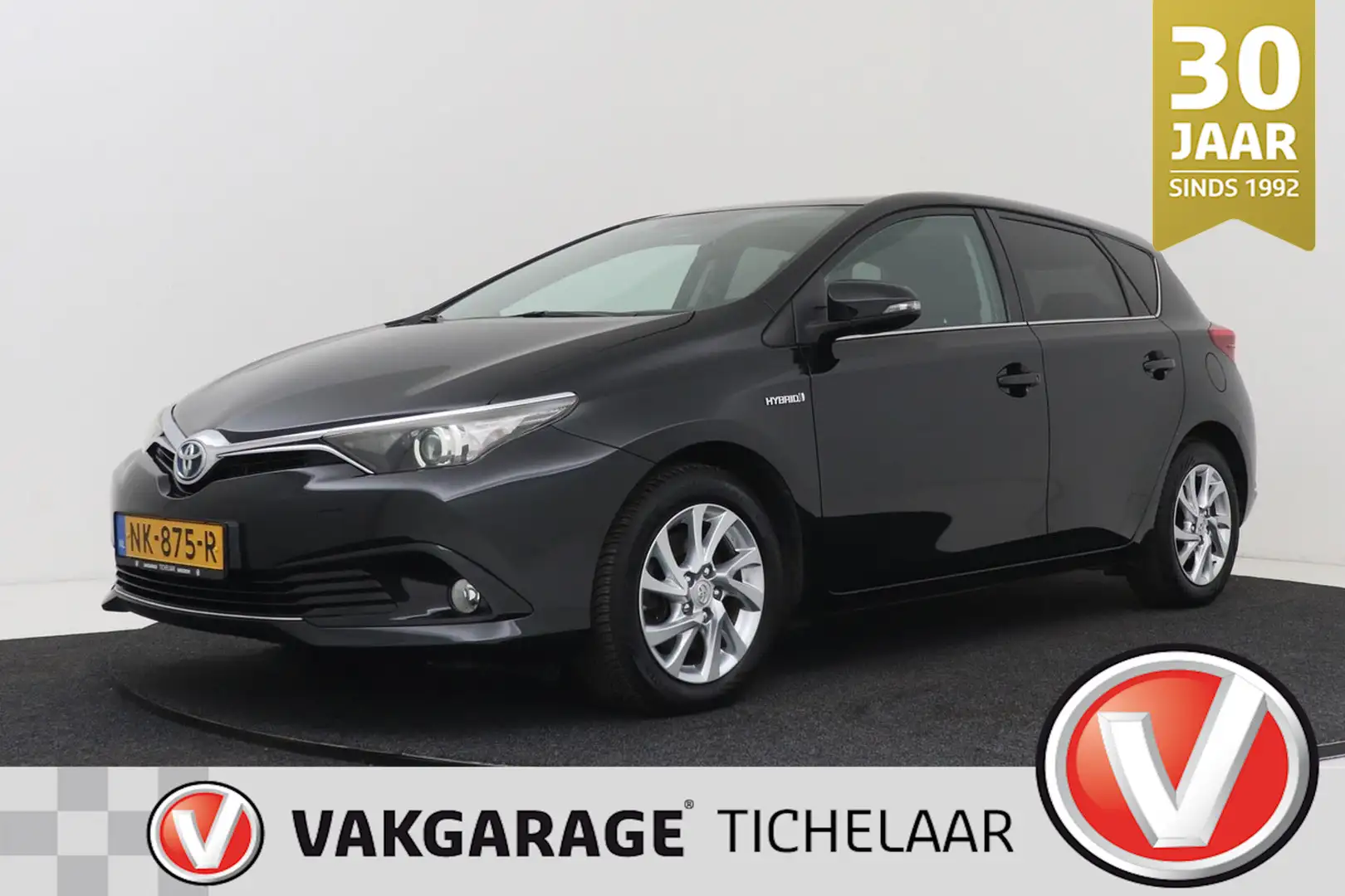 Toyota Auris 1.8 Hybrid Trend | Panoramadak | Org NL | Camera | Zwart - 1