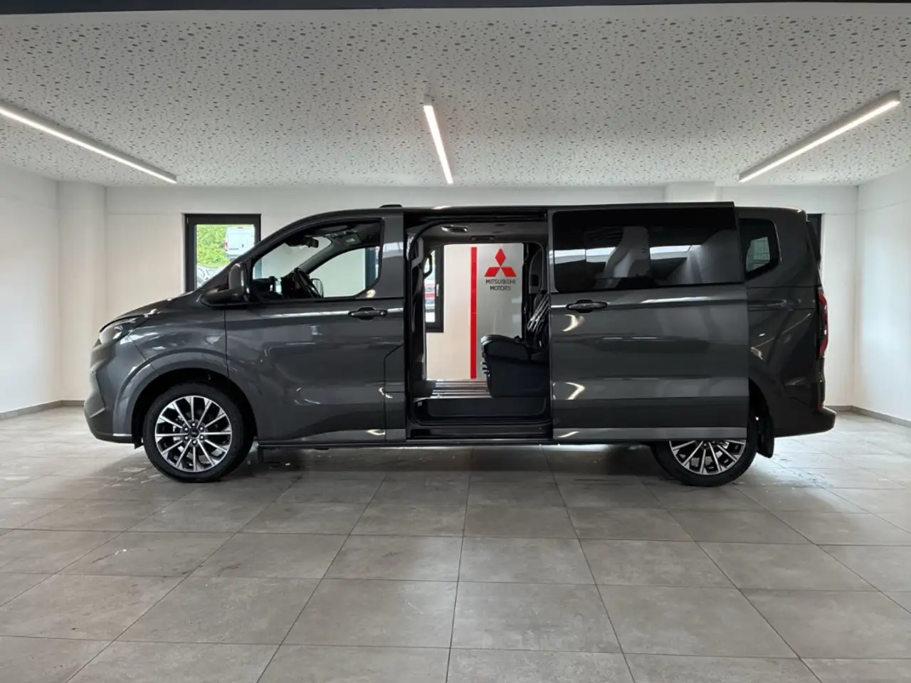Ford Tourneo Custom 2026 — фото 7