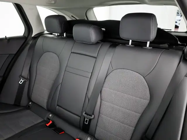 Mercedes-Benz C-Class view 11
