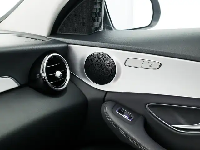 Mercedes-Benz C-Class view 14