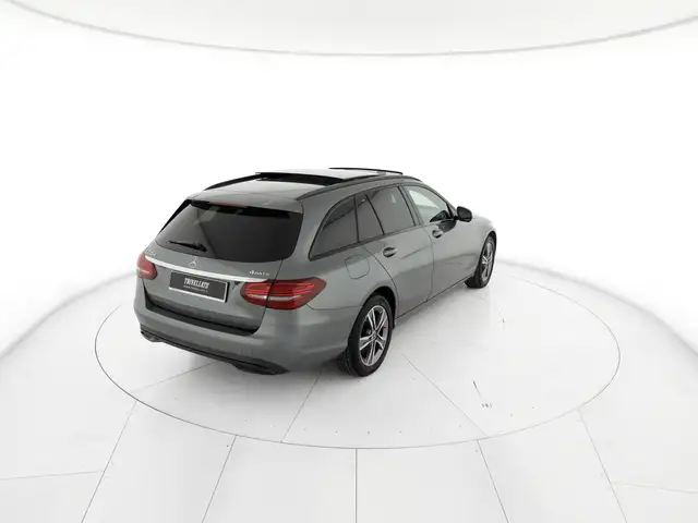 Mercedes-Benz C-Class view 3