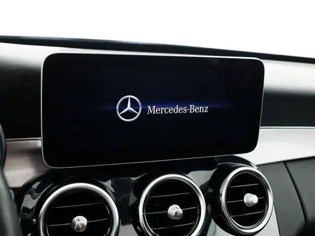 Mercedes-Benz C-Class view 13