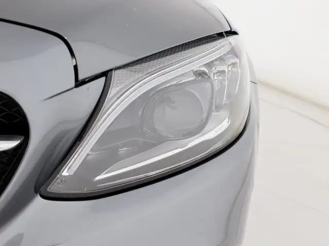 Mercedes-Benz C-Class view 8