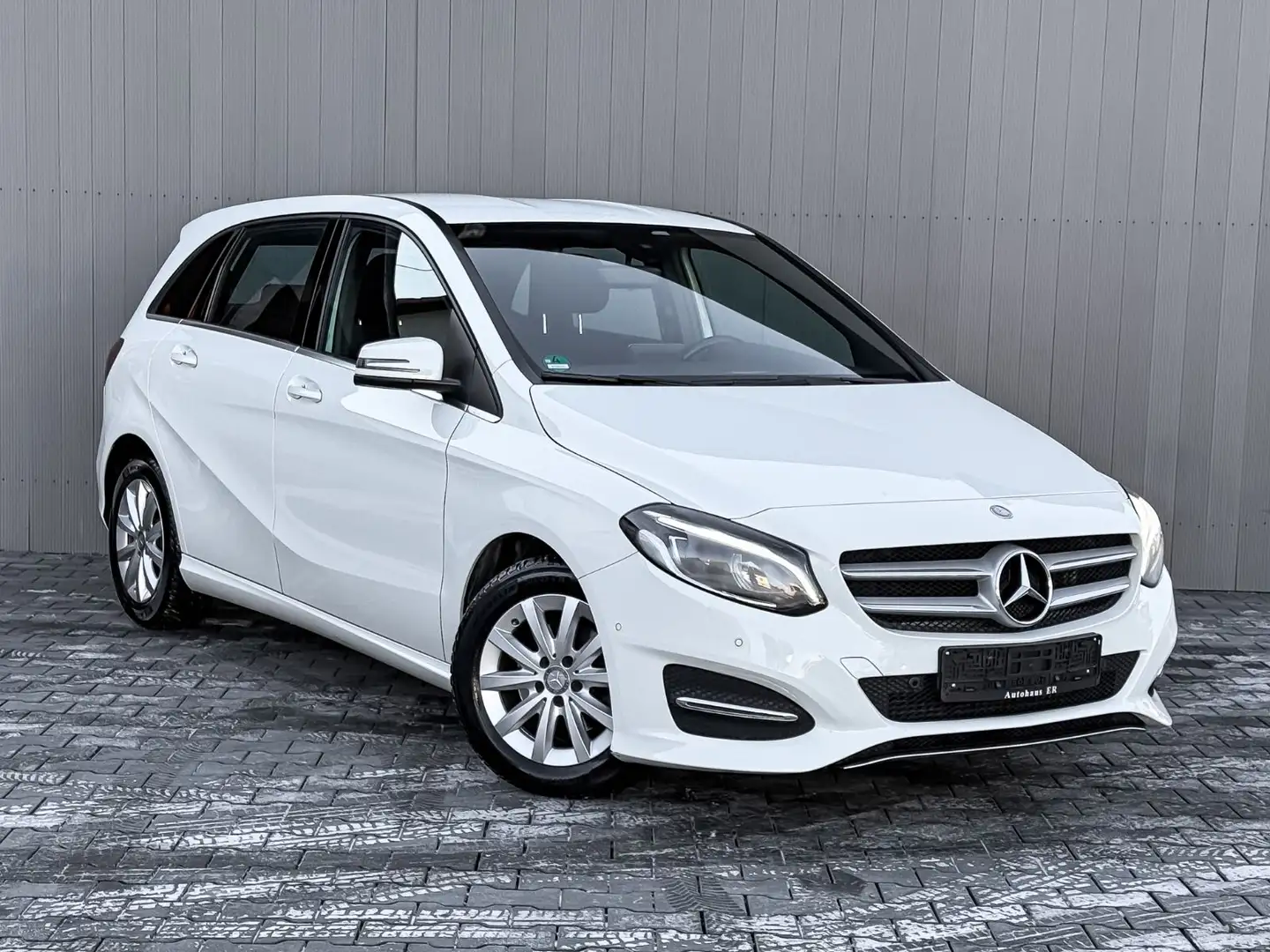 Mercedes-Benz B 180 7G AUT.|LED|PARK ASSIST|PDC|SHZ|NAV|TEMPO Blanc - 2