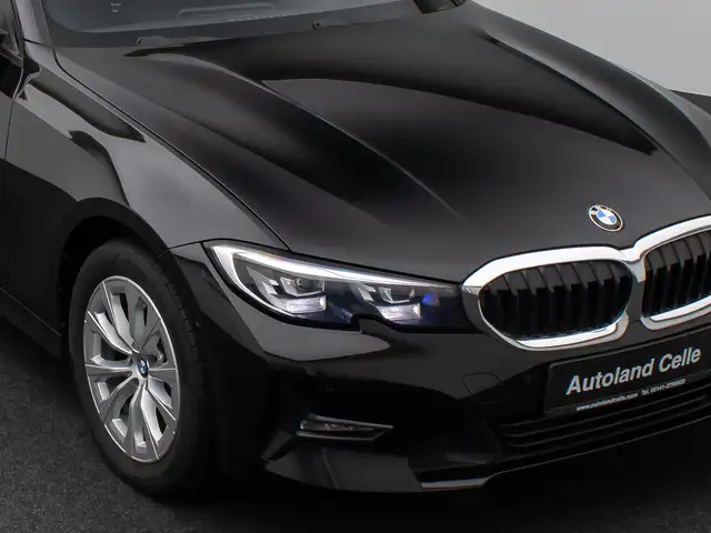 BMW 3 Series view 19