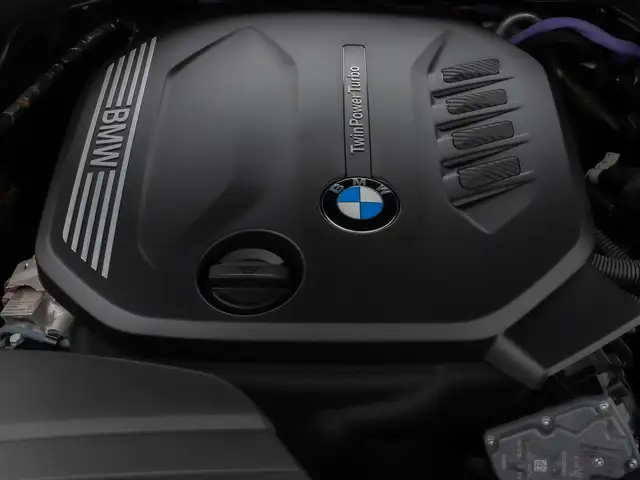 BMW 3 Series view 15