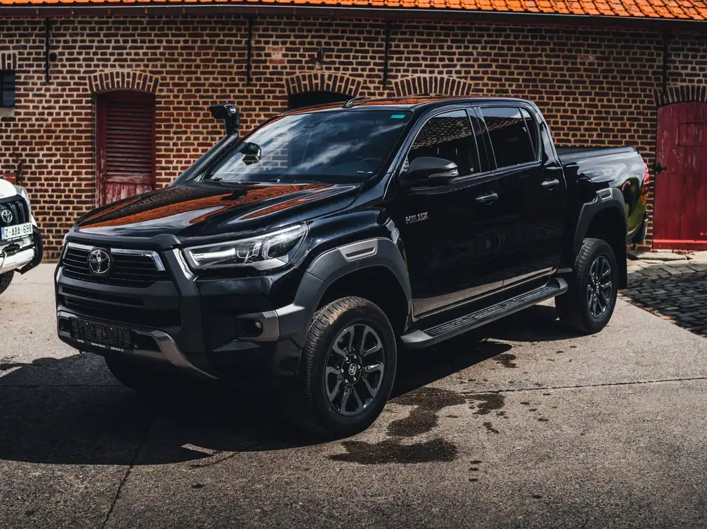 Toyota Hilux 2021 из Европы — купить под ключ