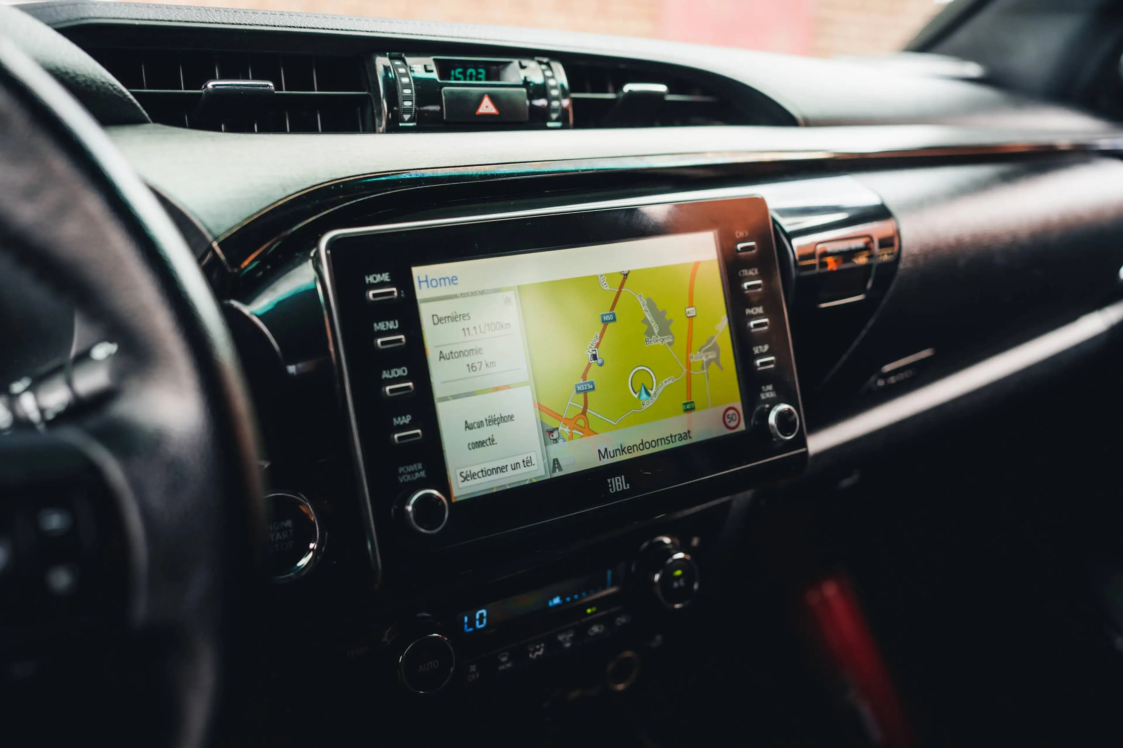 Toyota Hilux Invincible — photo 13