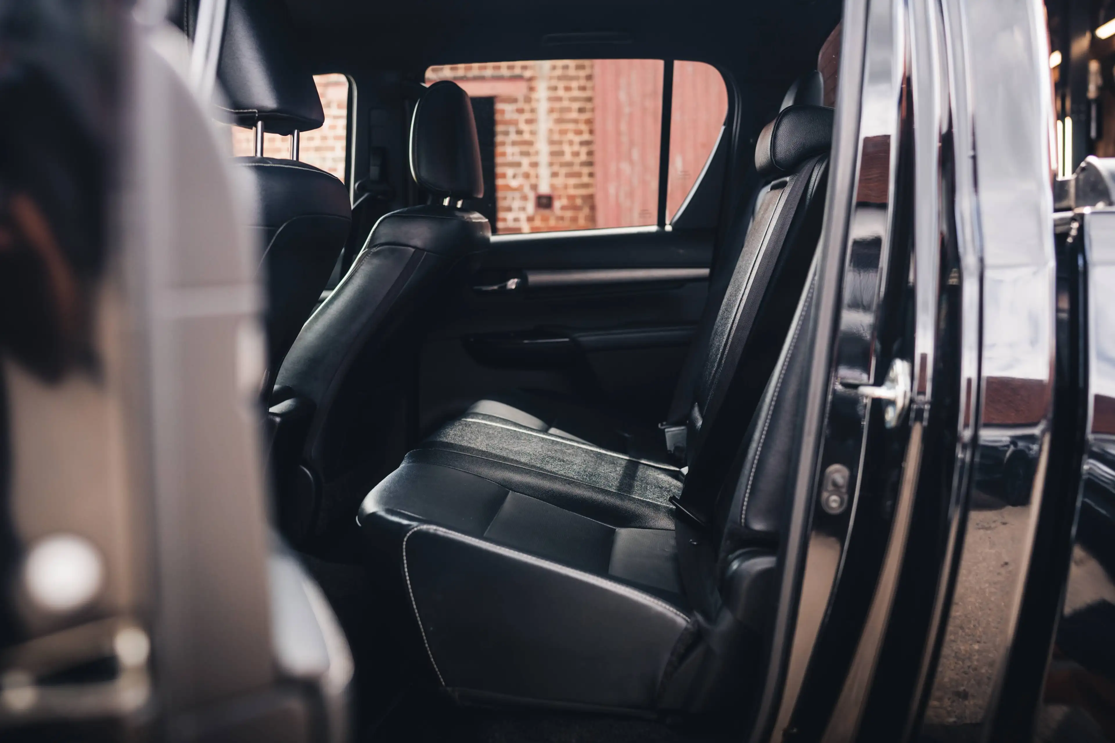 Toyota Hilux Invincible — photo 10