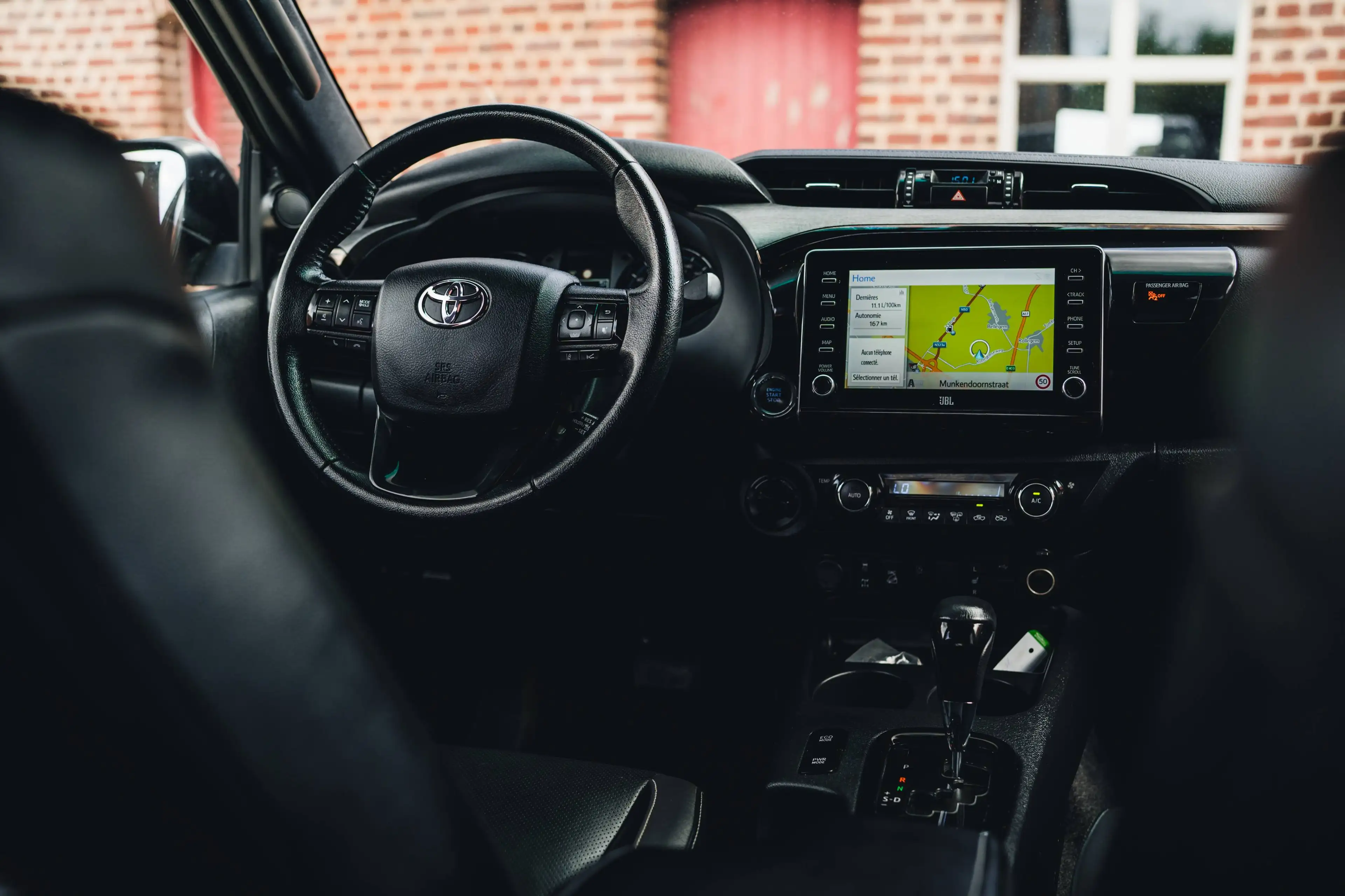 Toyota Hilux Invincible — photo 12