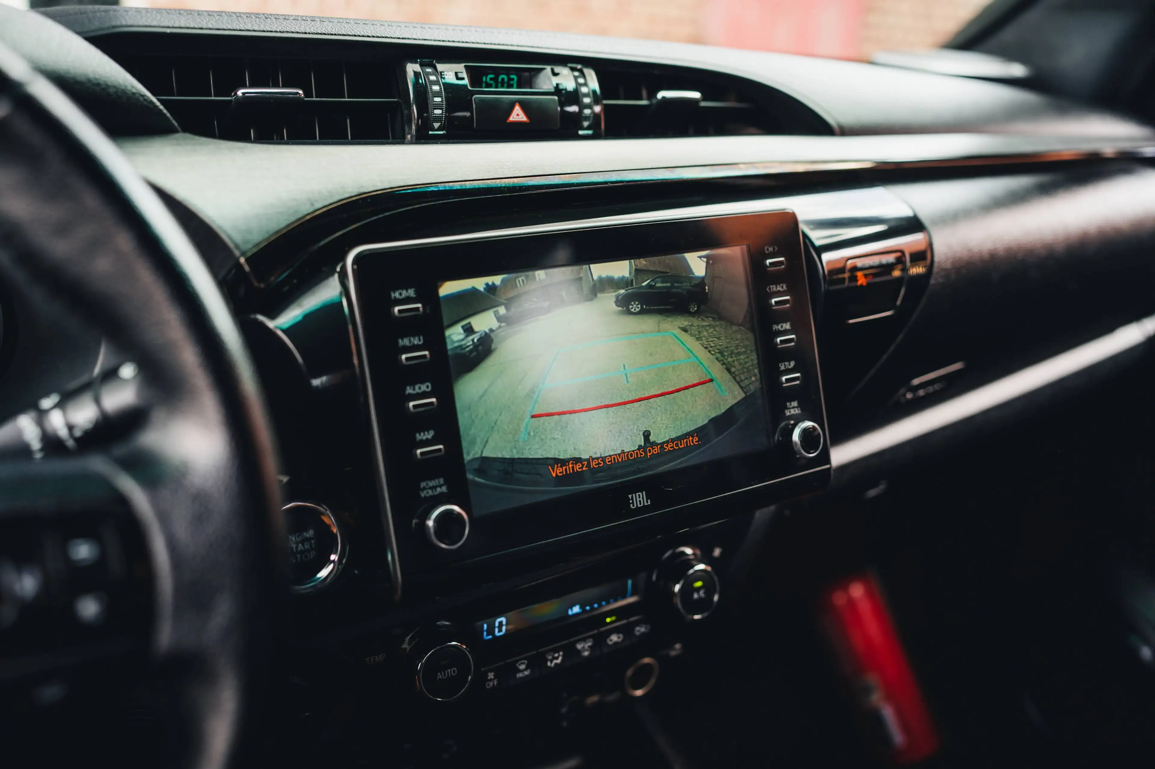 Toyota Hilux Invincible — photo 14