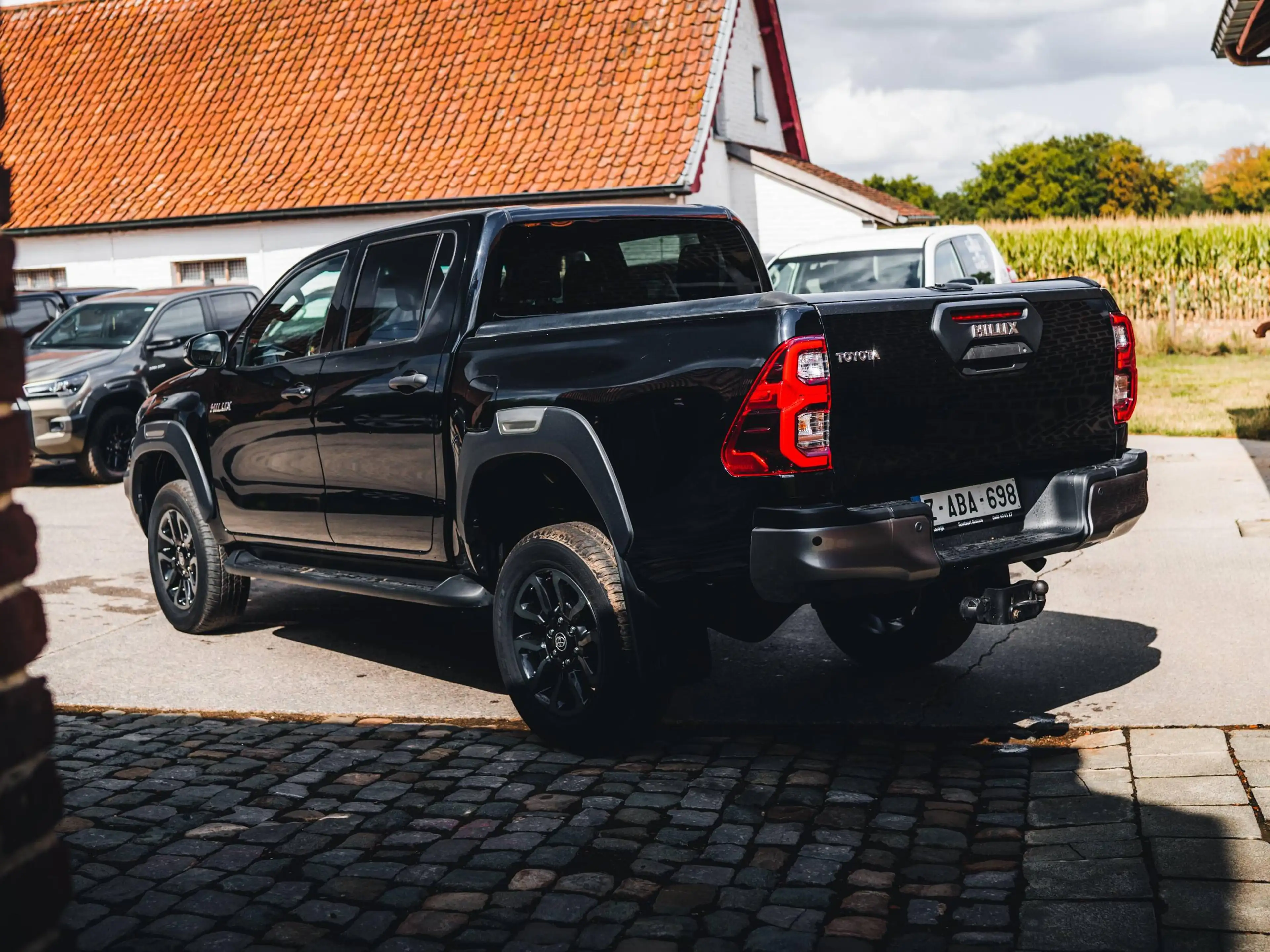 Toyota Hilux Invincible — photo 3