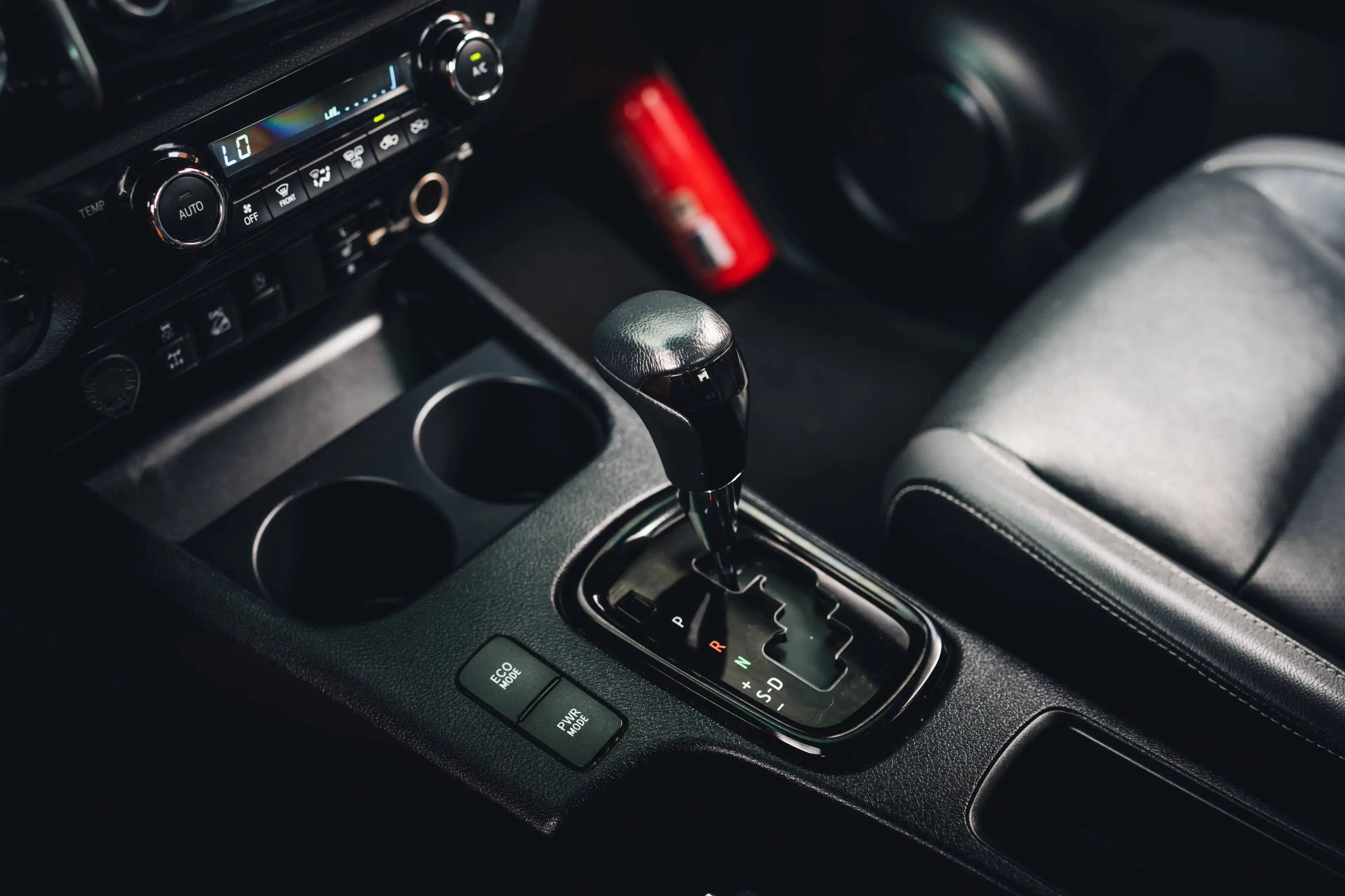 Toyota Hilux Invincible — photo 15