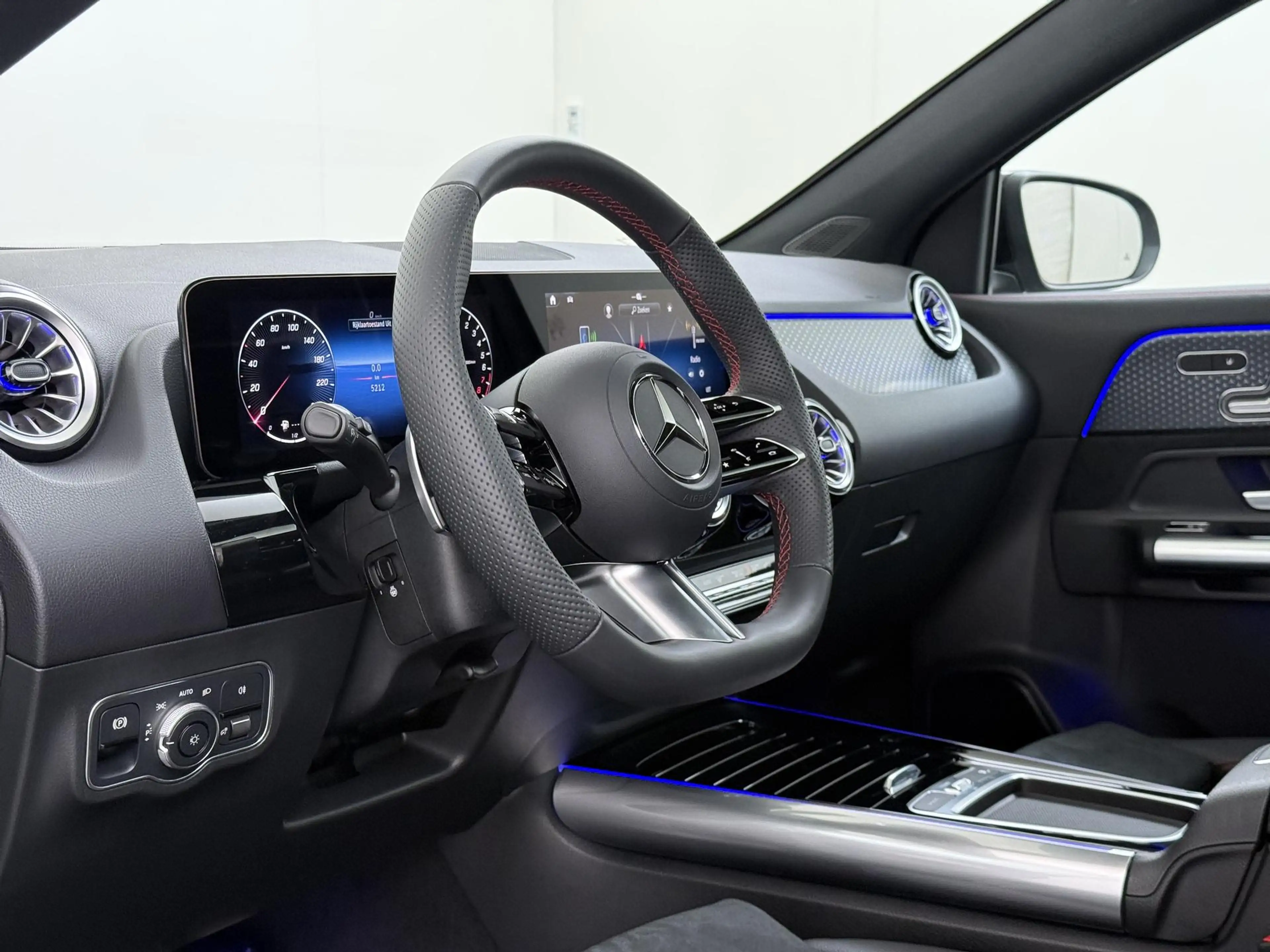 Mercedes-Benz GLA 250 GLA e Star Edition Panoramadak — photo 7