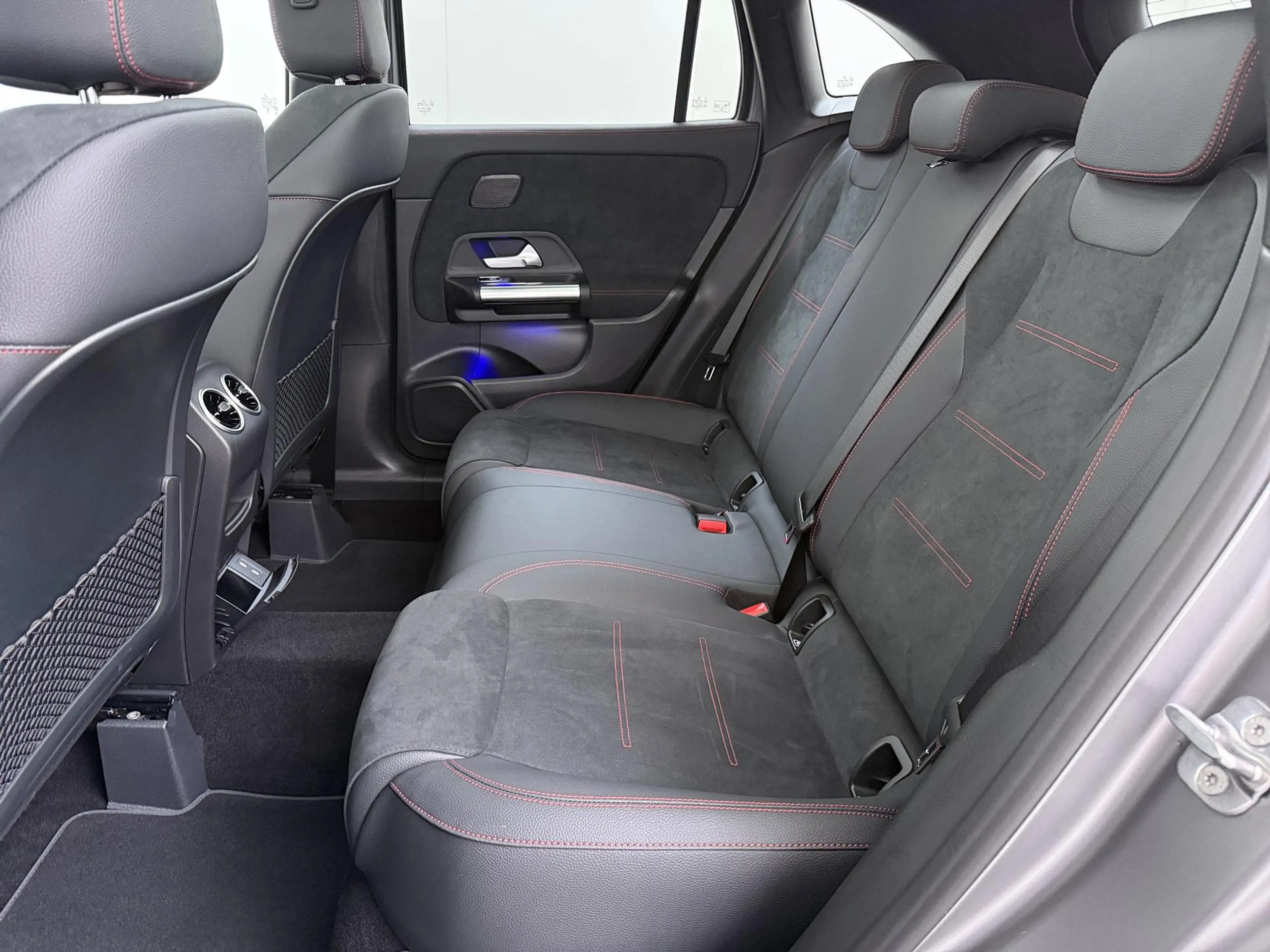 Mercedes-Benz GLA 250 GLA e Star Edition Panoramadak — photo 13