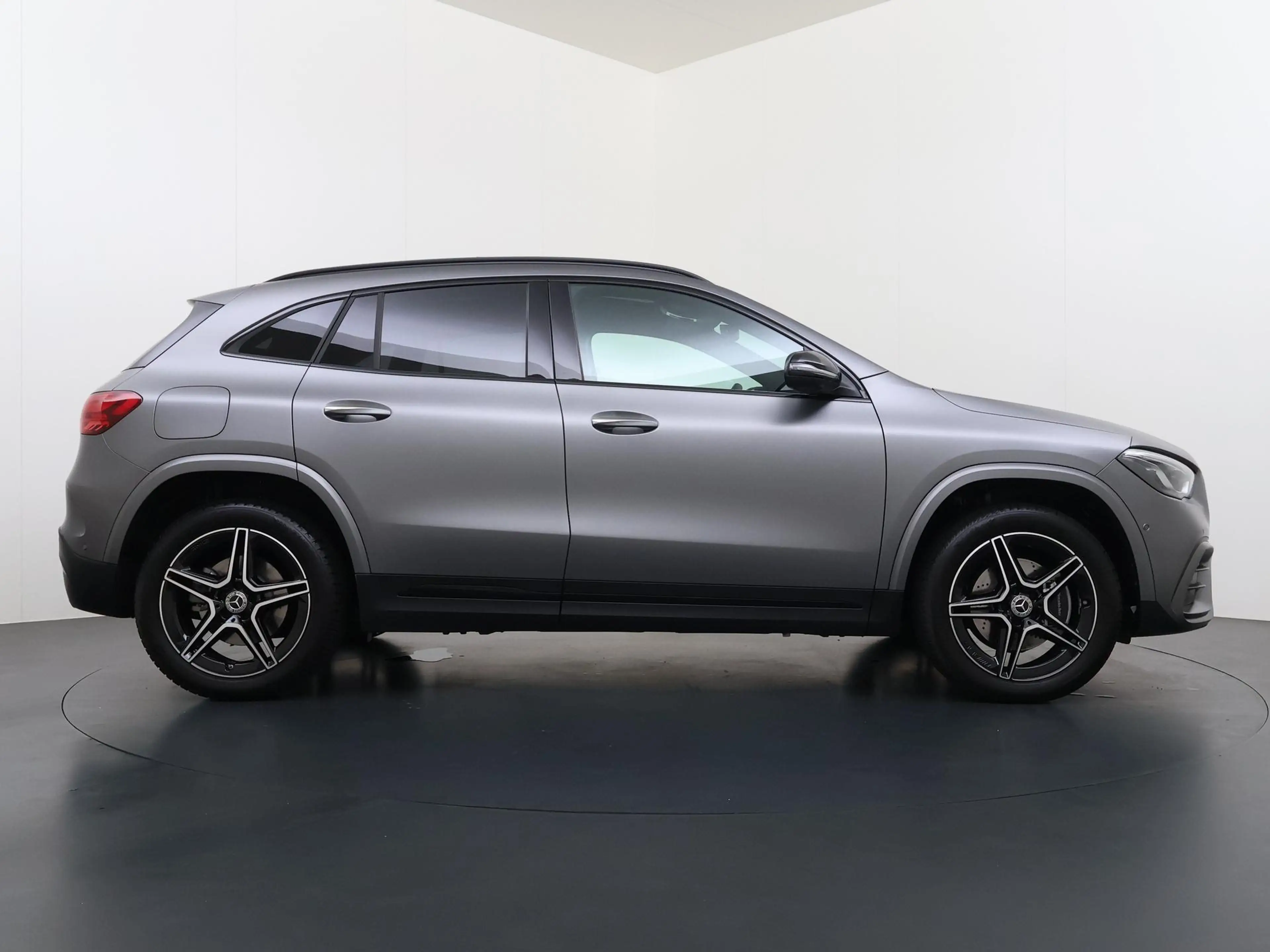Mercedes-Benz GLA 250 GLA e Star Edition Panoramadak — photo 12