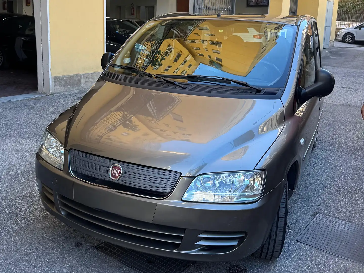 Fiat Multipla Multipla 1.9 mjt Dynamic s/CL 120cv Beige - 1