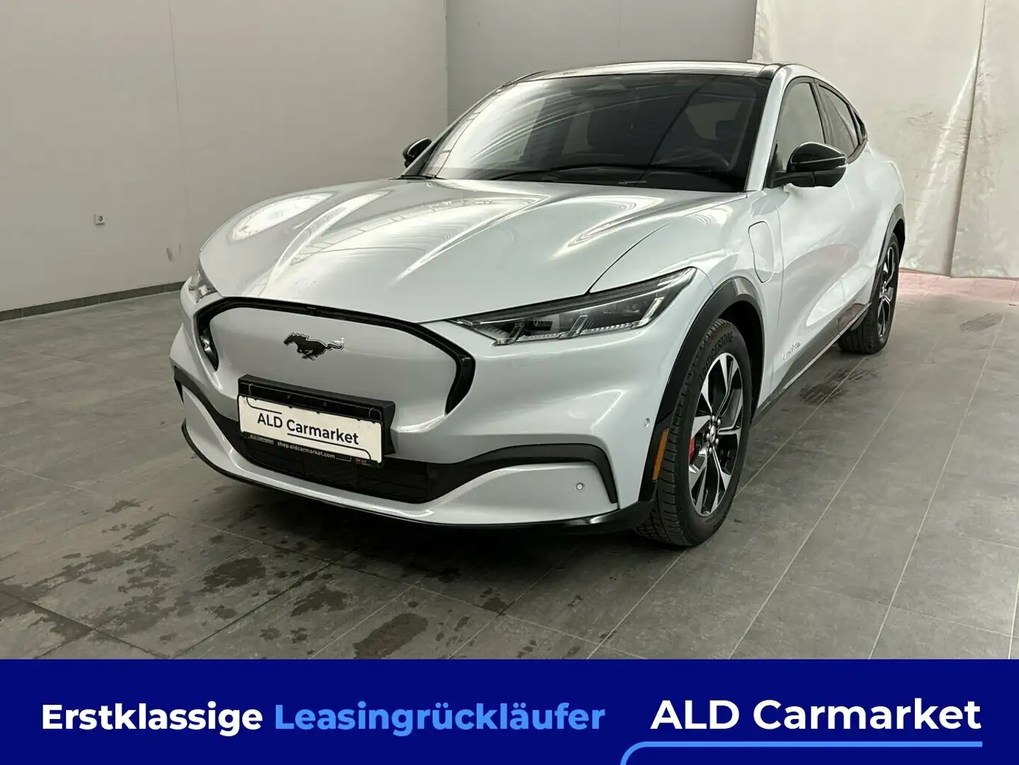 Ford Mustang Mach-E AWD Geschlossen, 5-türig, Direktantrieb, 1-Gang Weiß - 1