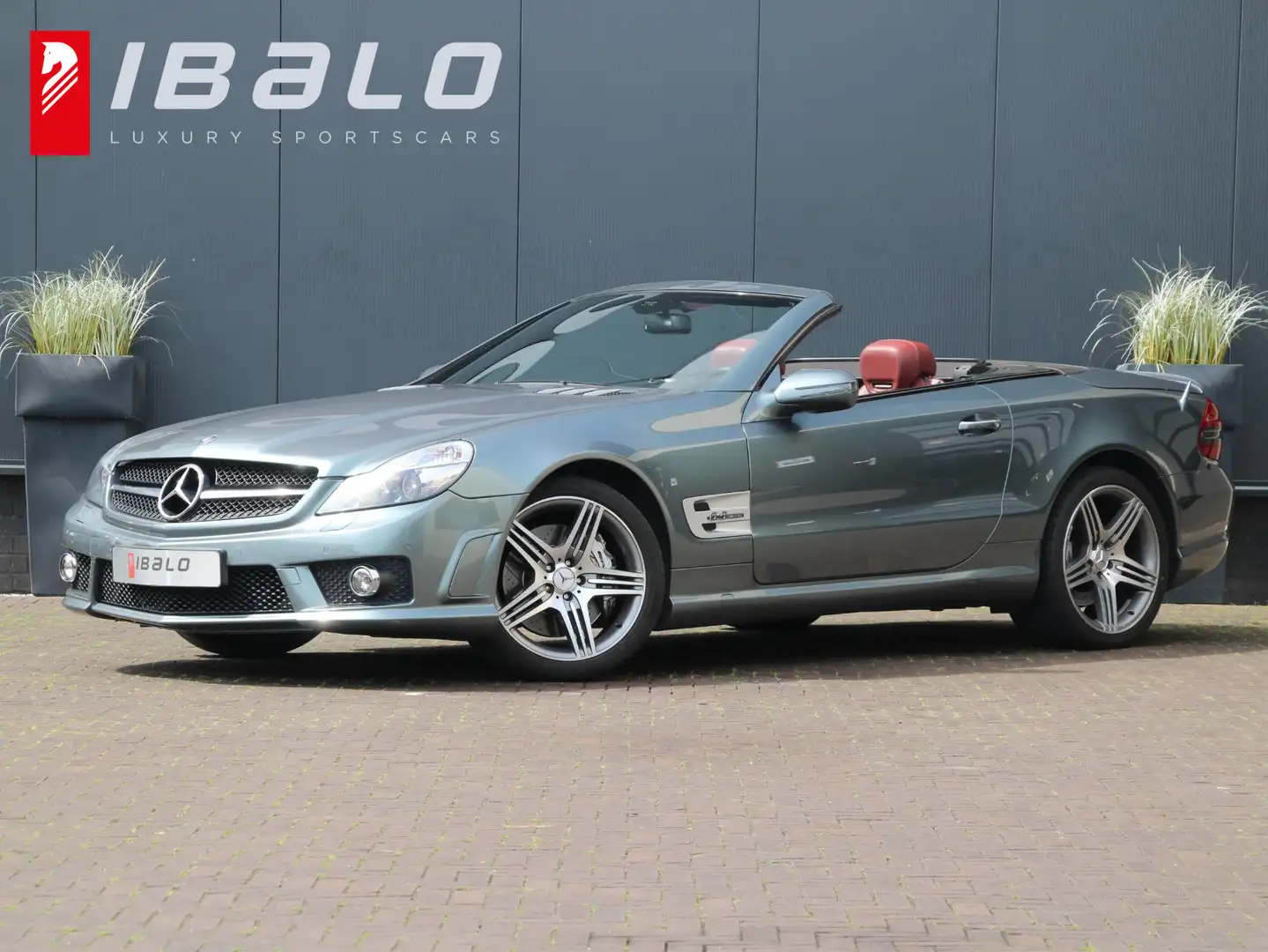 Mercedes-Benz SL 63 AMG Grau - 1