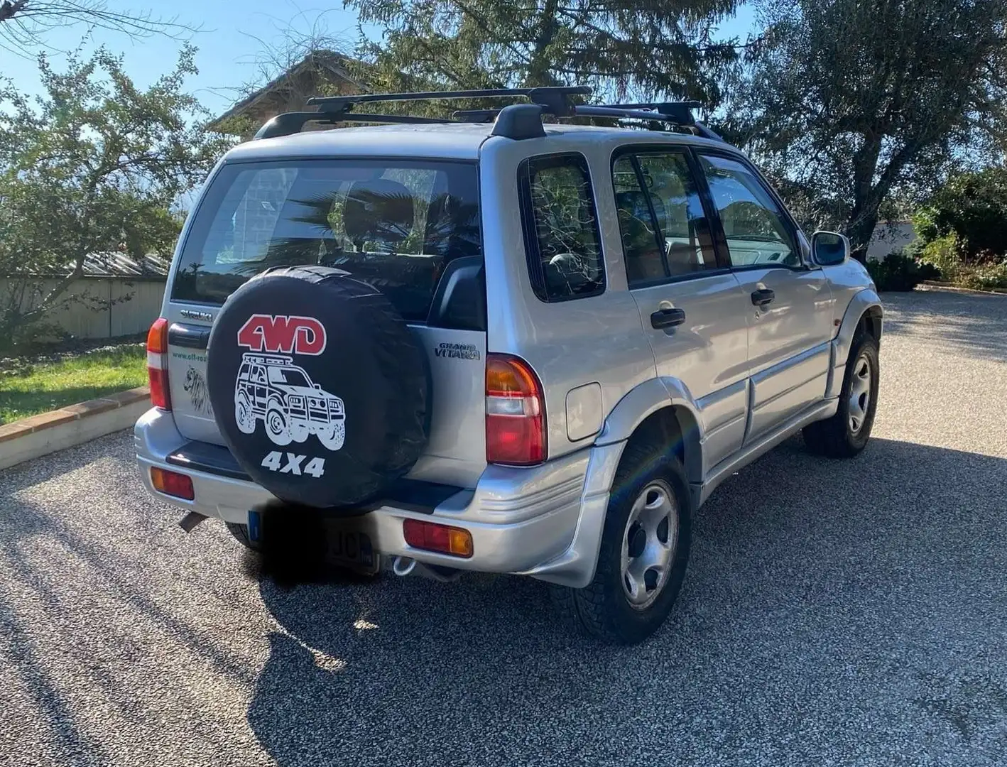 Suzuki Grand Vitara 5p 2.0 16v c/2airbag,abs,AC - 2