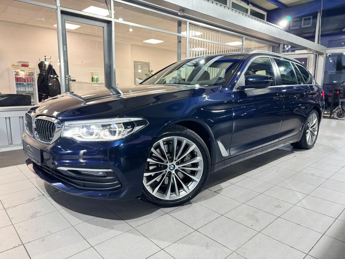 BMW 530 d xDrive Steptronic LED AHK HUD HIFI KAMERA Azul - 2