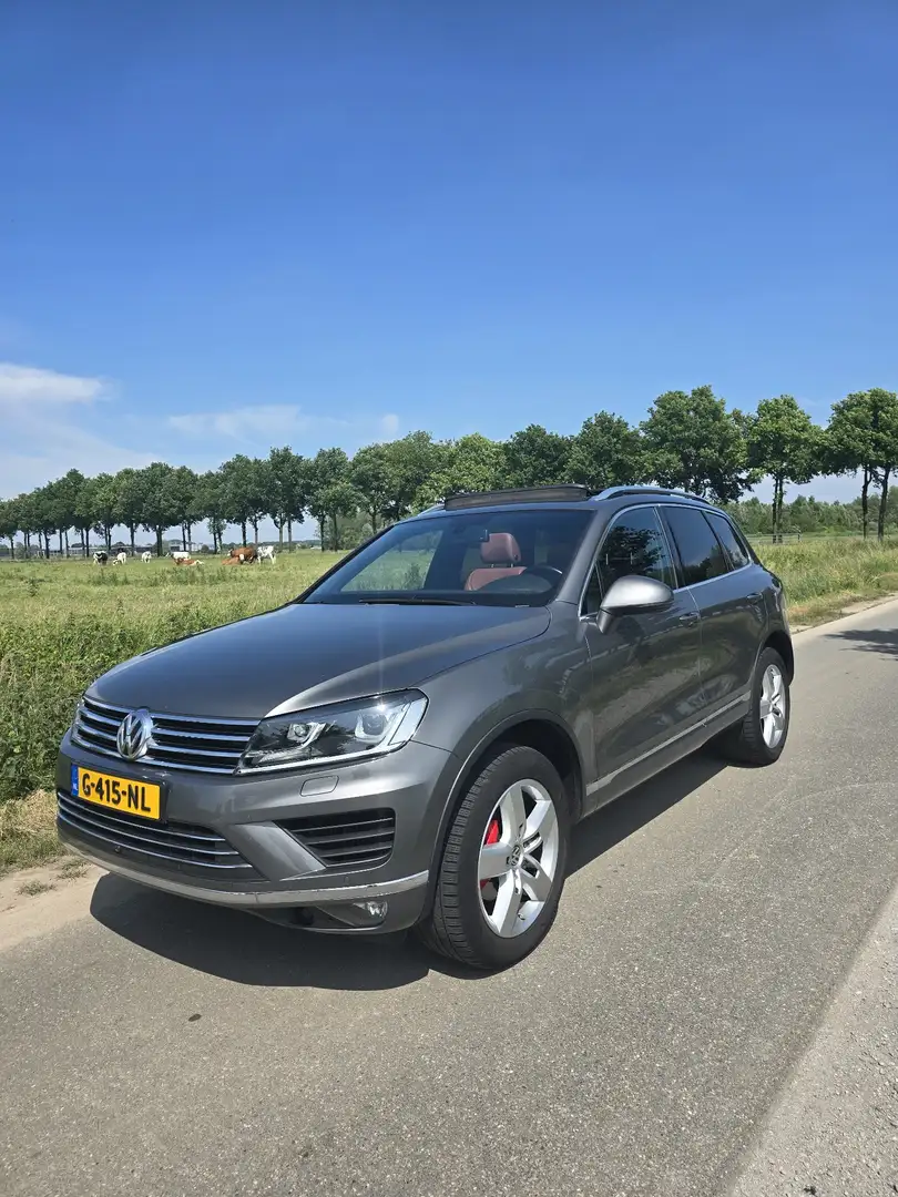 Volkswagen Touareg 3.0 TDI Highline Grijs - 1
