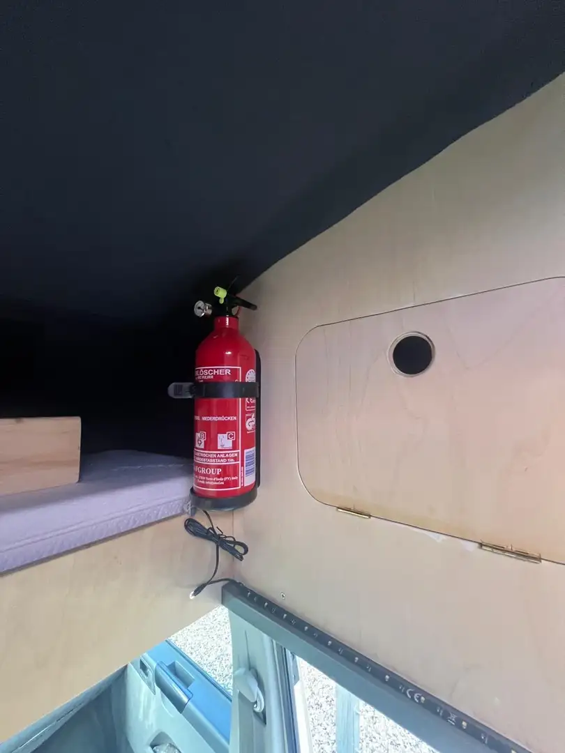 Volkswagen Transporter T5.1 Umbau Campervan ähnlich California Wit - 2