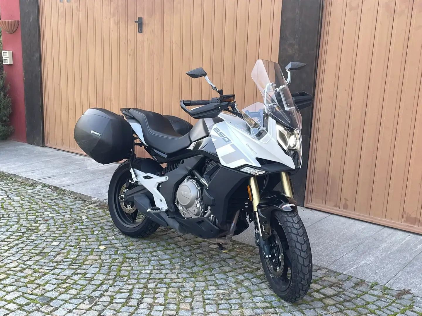 CFMOTO 650 MT Depotenziata Fehér - 1
