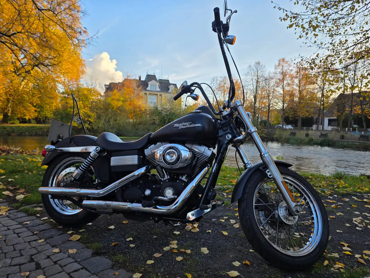 Harley-Davidson Street Bob DYNA Black - 1