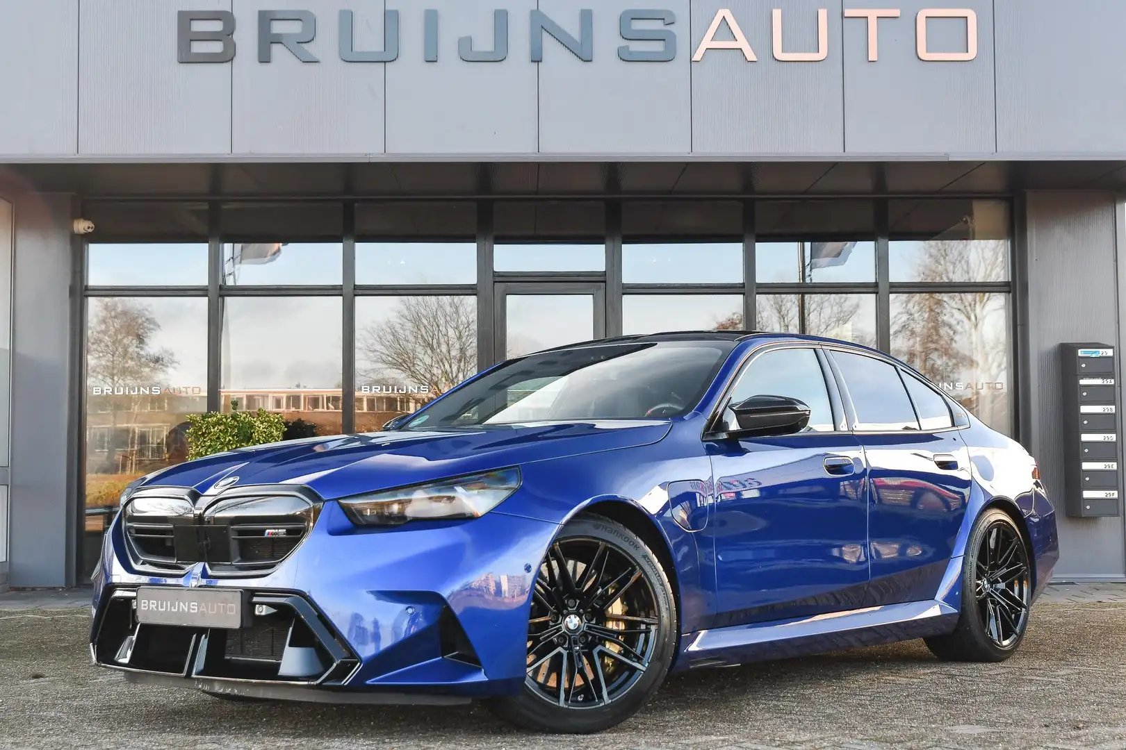 BMW M5 Sedan M5 Marina-bay-bla|Carbon Exterieur|Keramisch Blau - 1