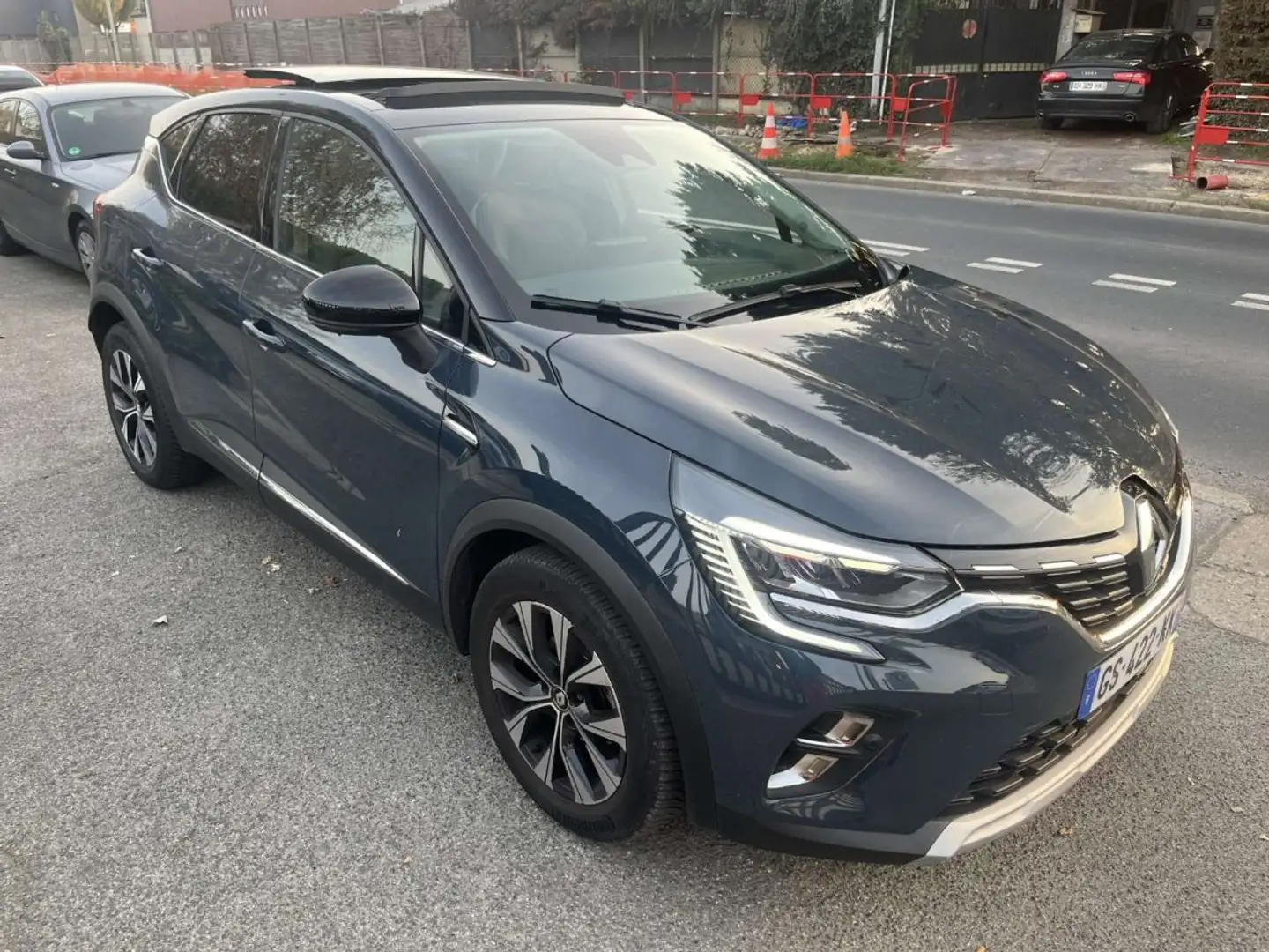 Renault Captur 1.3 MILD HYBRIDE 140 TECHNO FAST TRACK Blau - 2