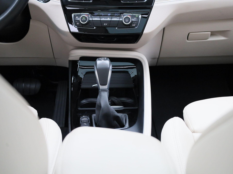 BMW X1 xDrive25e (162 kW) | PANORAMADAK | ACHTERUITRIJCAM — photo 10