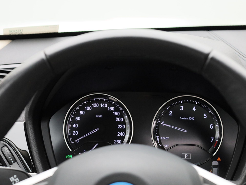 BMW X1 xDrive25e (162 kW) | PANORAMADAK | ACHTERUITRIJCAM — photo 8