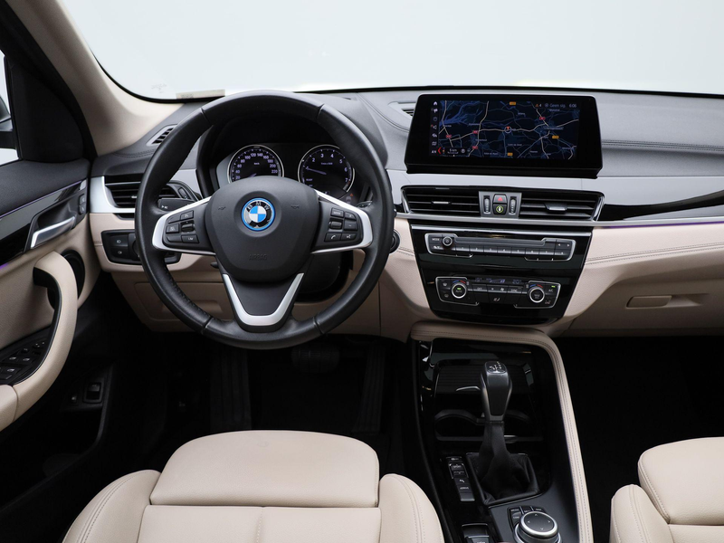 BMW X1 xDrive25e (162 kW) | PANORAMADAK | ACHTERUITRIJCAM — photo 7