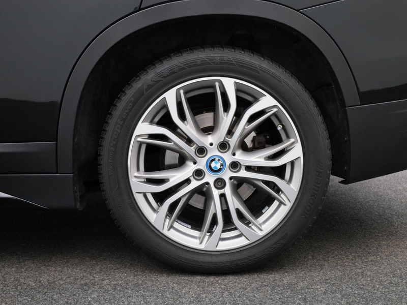 BMW X1 xDrive25e (162 kW) | PANORAMADAK | ACHTERUITRIJCAM — photo 13