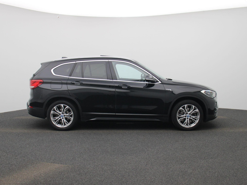 BMW X1 xDrive25e (162 kW) | PANORAMADAK | ACHTERUITRIJCAM — photo 6