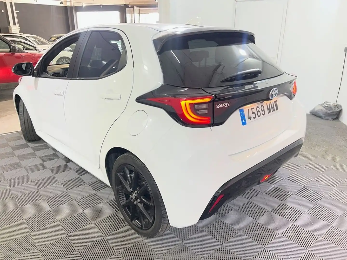 Toyota Yaris 120H 1.5 Active Plus Blanco - 2