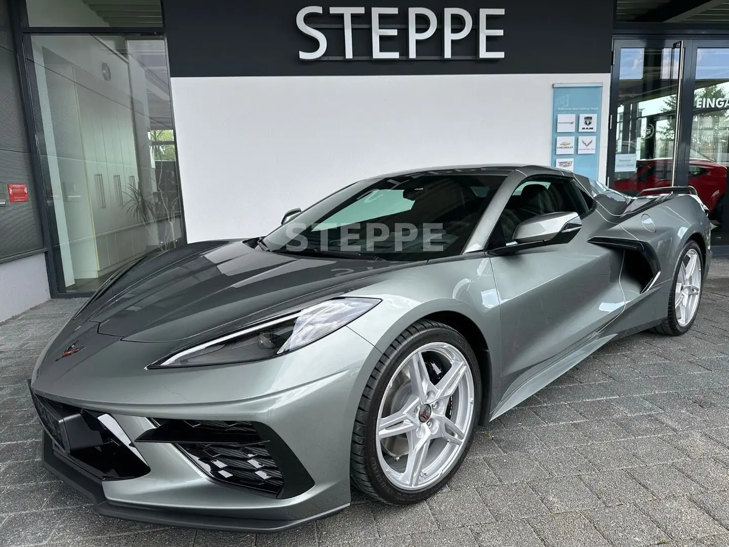 Corvette C8 Stingray Convertible 2023 2LT Europamodell Grijs - 1