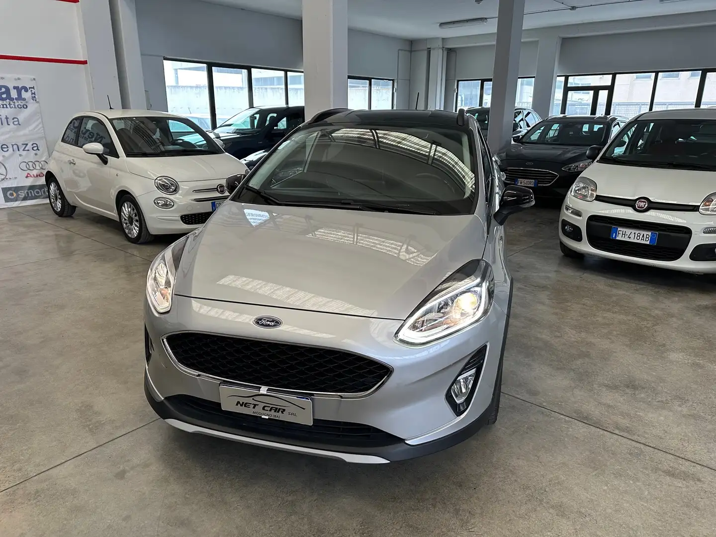 Ford Fiesta 5p 1.0 Ecoboost 85CV Active Cross Over Silber - 1