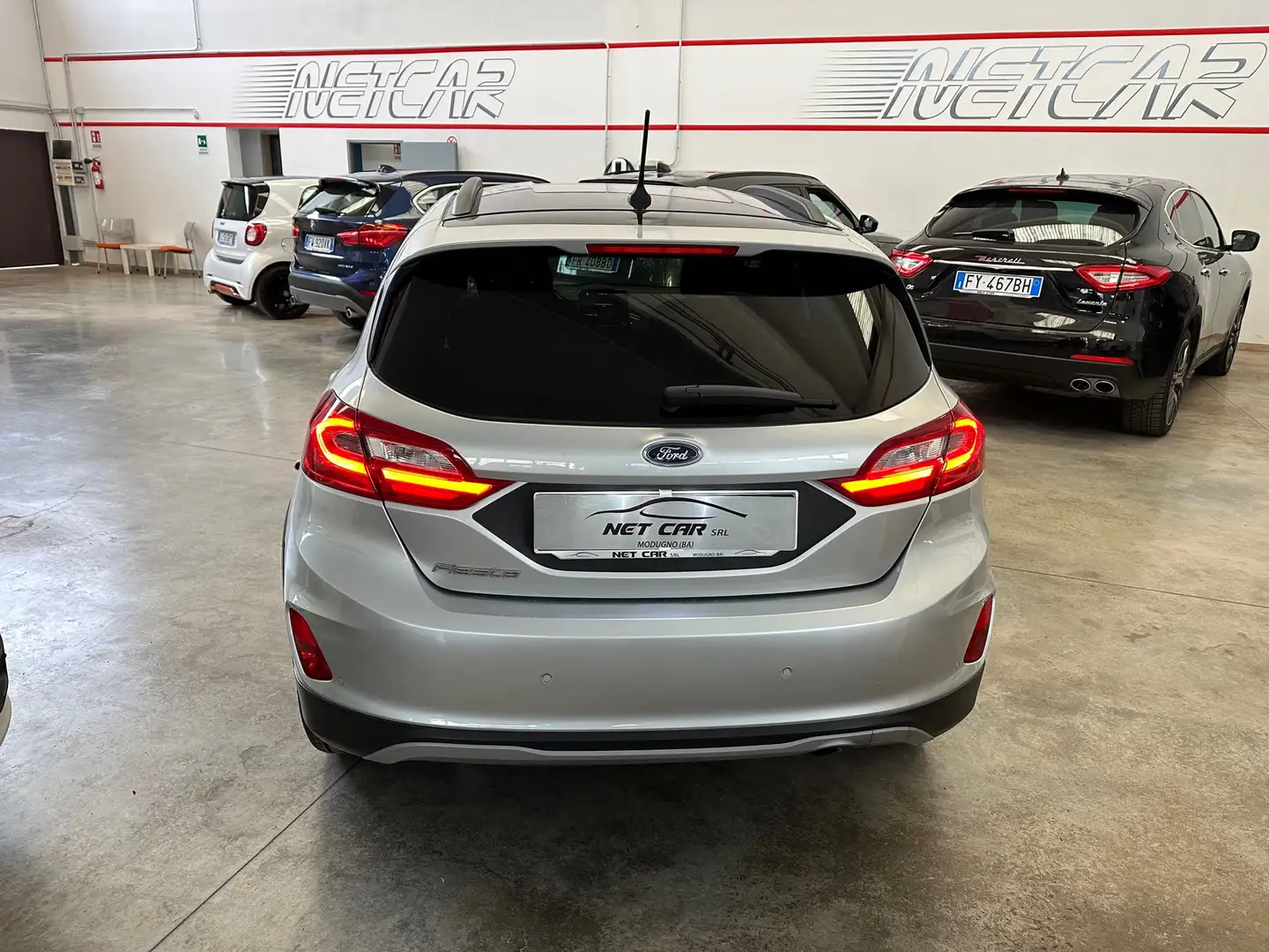 Ford Fiesta 5p 1.0 Ecoboost 85CV Active Cross Over Silber - 2